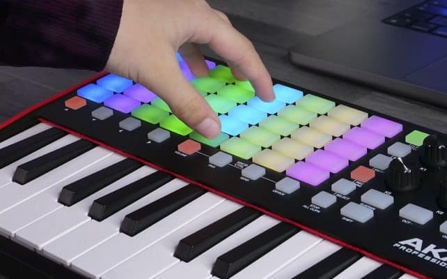APC Key 25 40 BRILLIANT RGB BACKLIT PADS